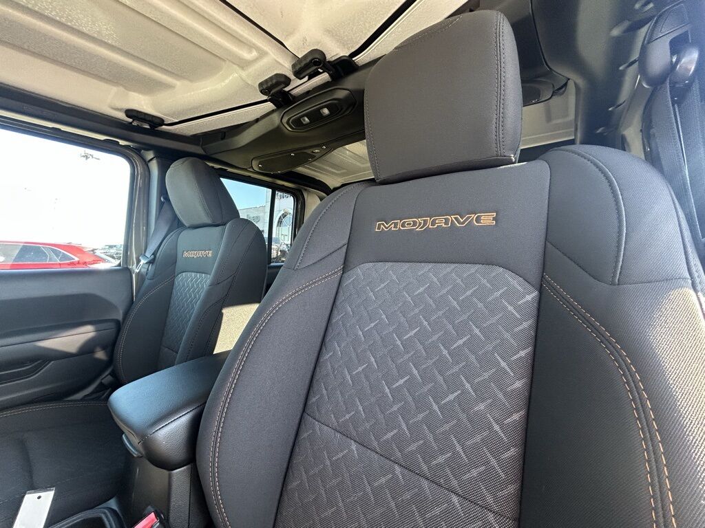 2026 Jeep Gladiator Mojave Crestwood KY