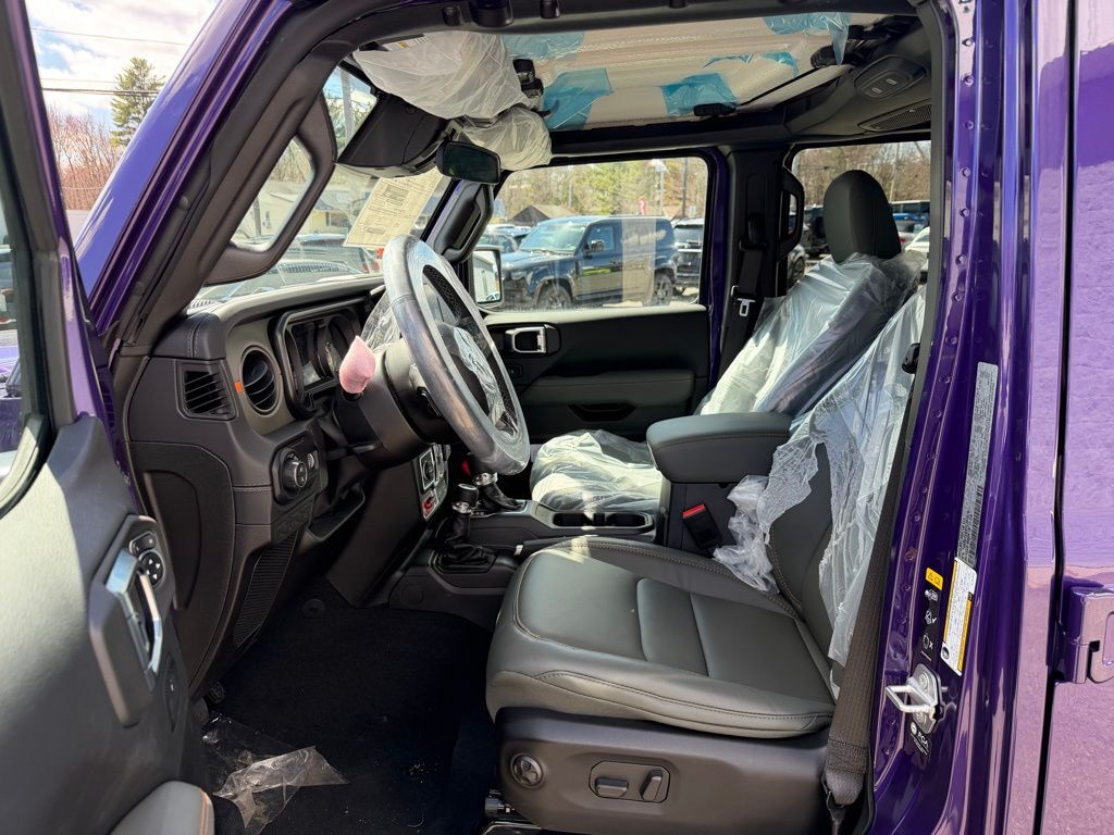 2026 Jeep Gladiator Mojave Orange MA