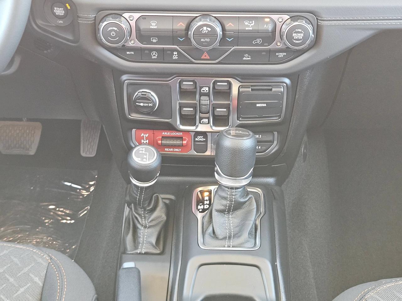 2026 Jeep Gladiator Mojave Castroville TX