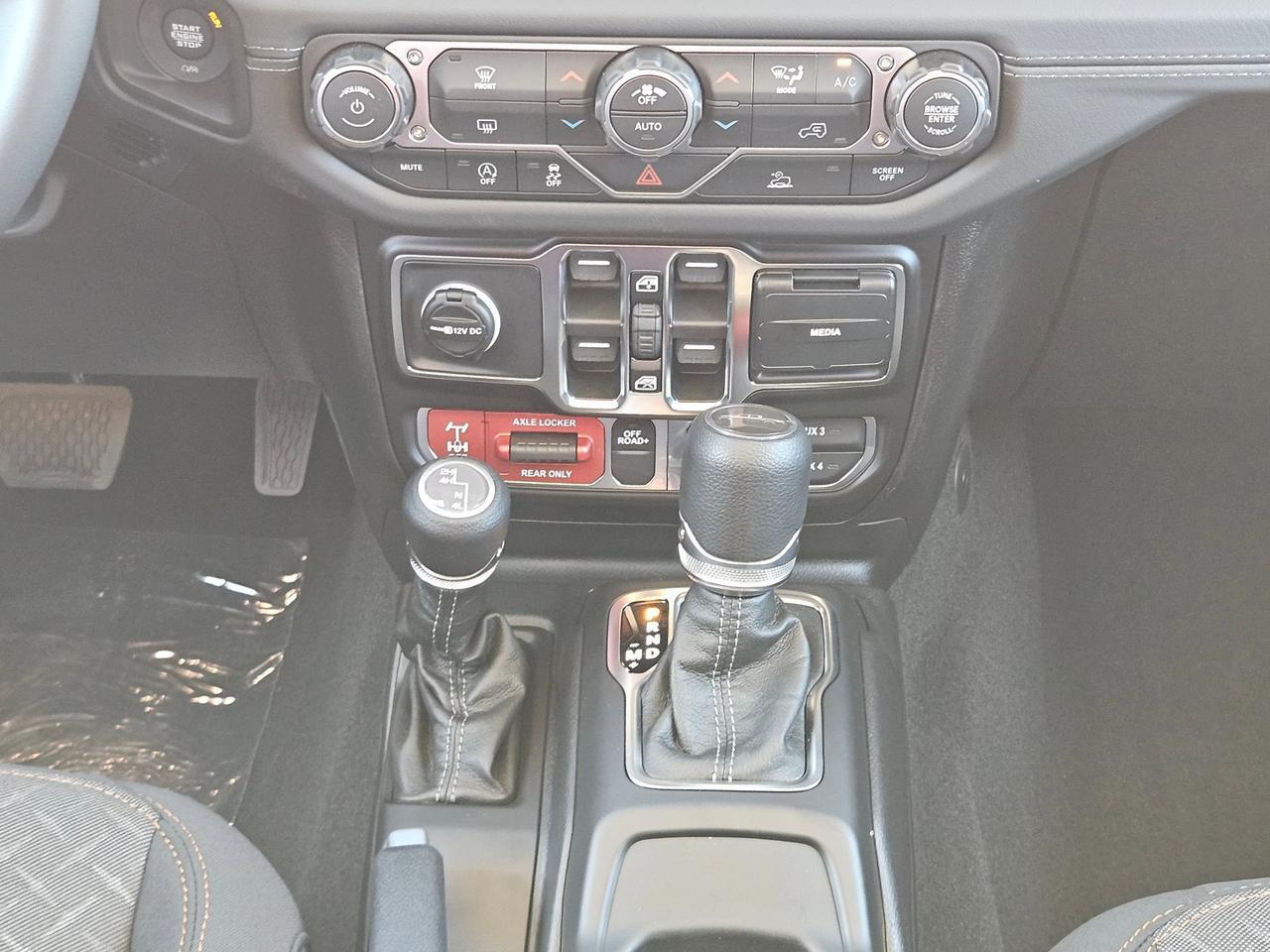 2026 Jeep Gladiator Mojave Castroville TX