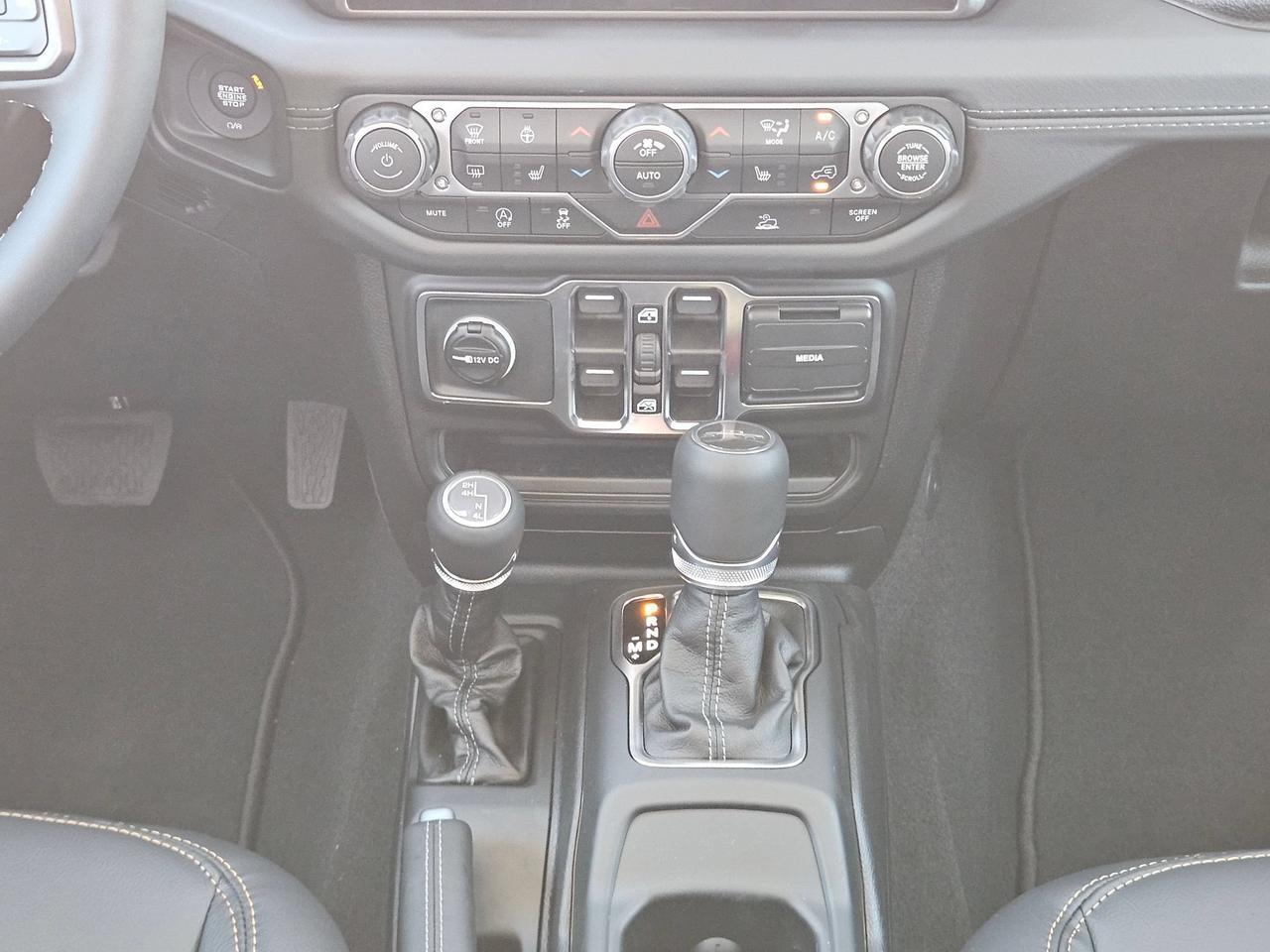 2026 Jeep Gladiator Sahara Castroville TX