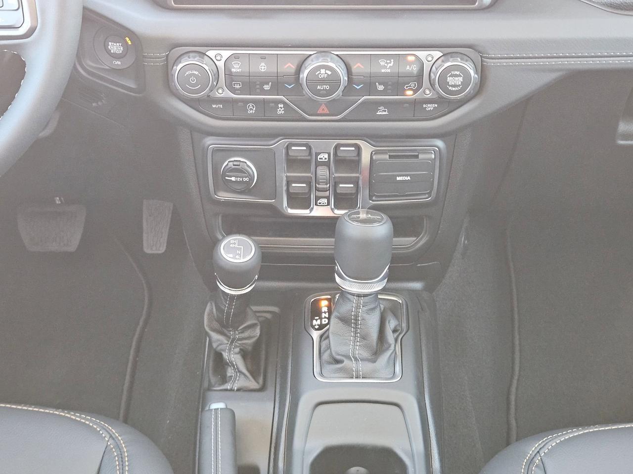 2026 Jeep Gladiator Sahara Castroville TX