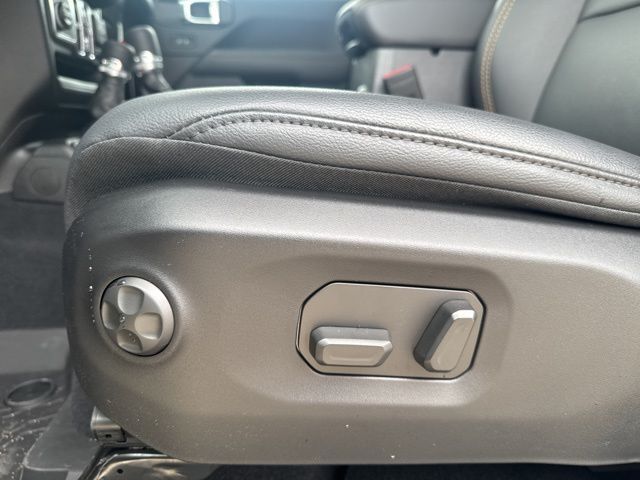 2026 Jeep Gladiator Sahara Watertown SD