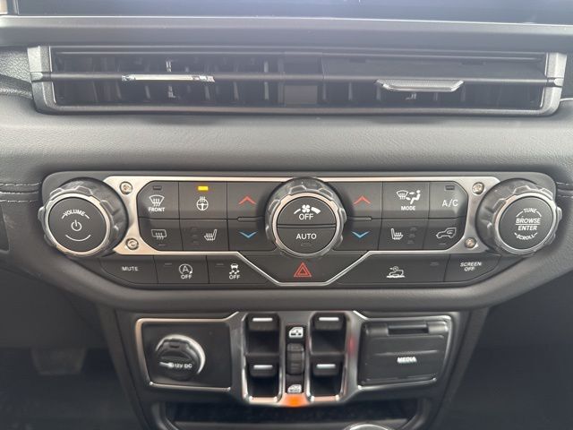 2026 Jeep Gladiator Sahara Watertown SD