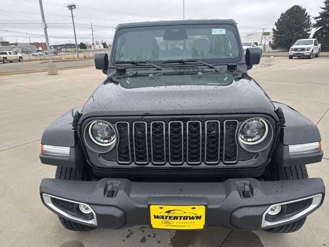 2026 Jeep Gladiator Sahara Watertown SD