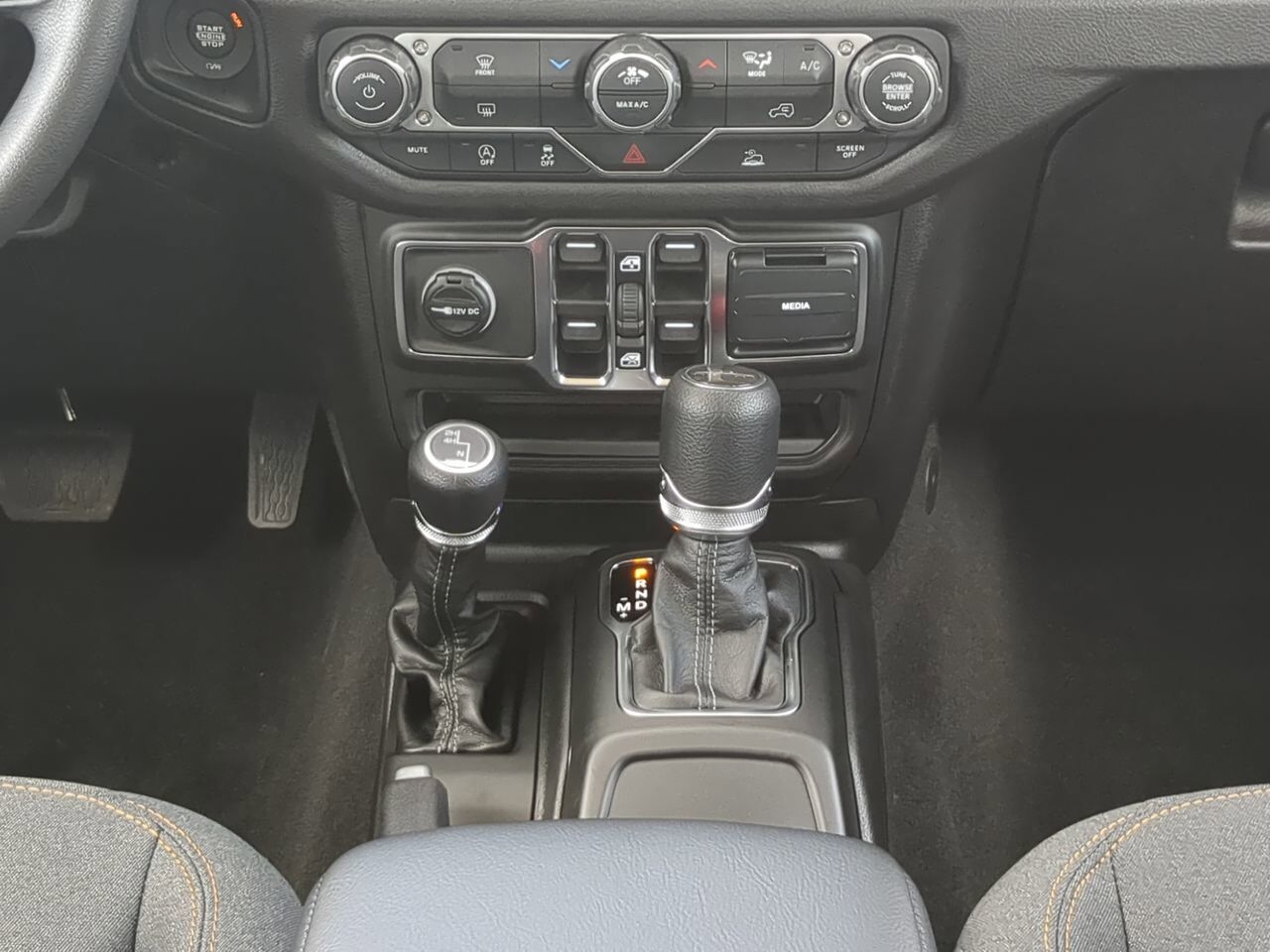 2026 Jeep Gladiator Sport Appleton WI