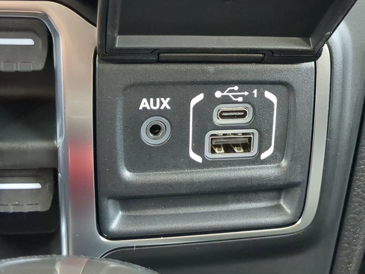 2026 Jeep Gladiator Sport Appleton WI