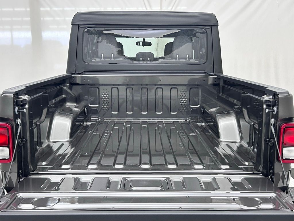 2026 Jeep Gladiator Sport Portland OR