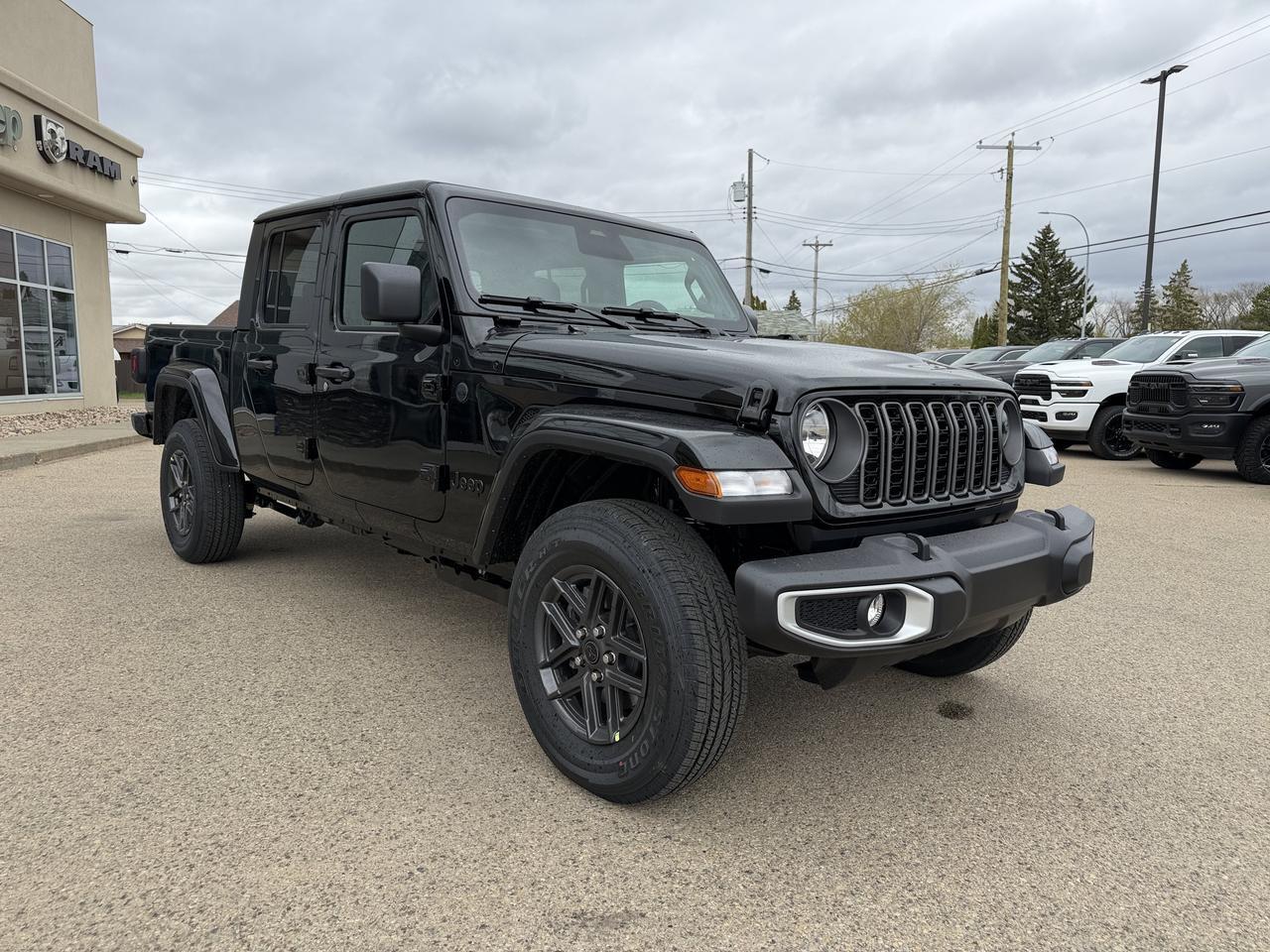 2026 Jeep Gladiator Sport S 4x4 | V6 | 3 Piece Freedom Hardtop | Rearview Camera | Towing Capability Redwater AB