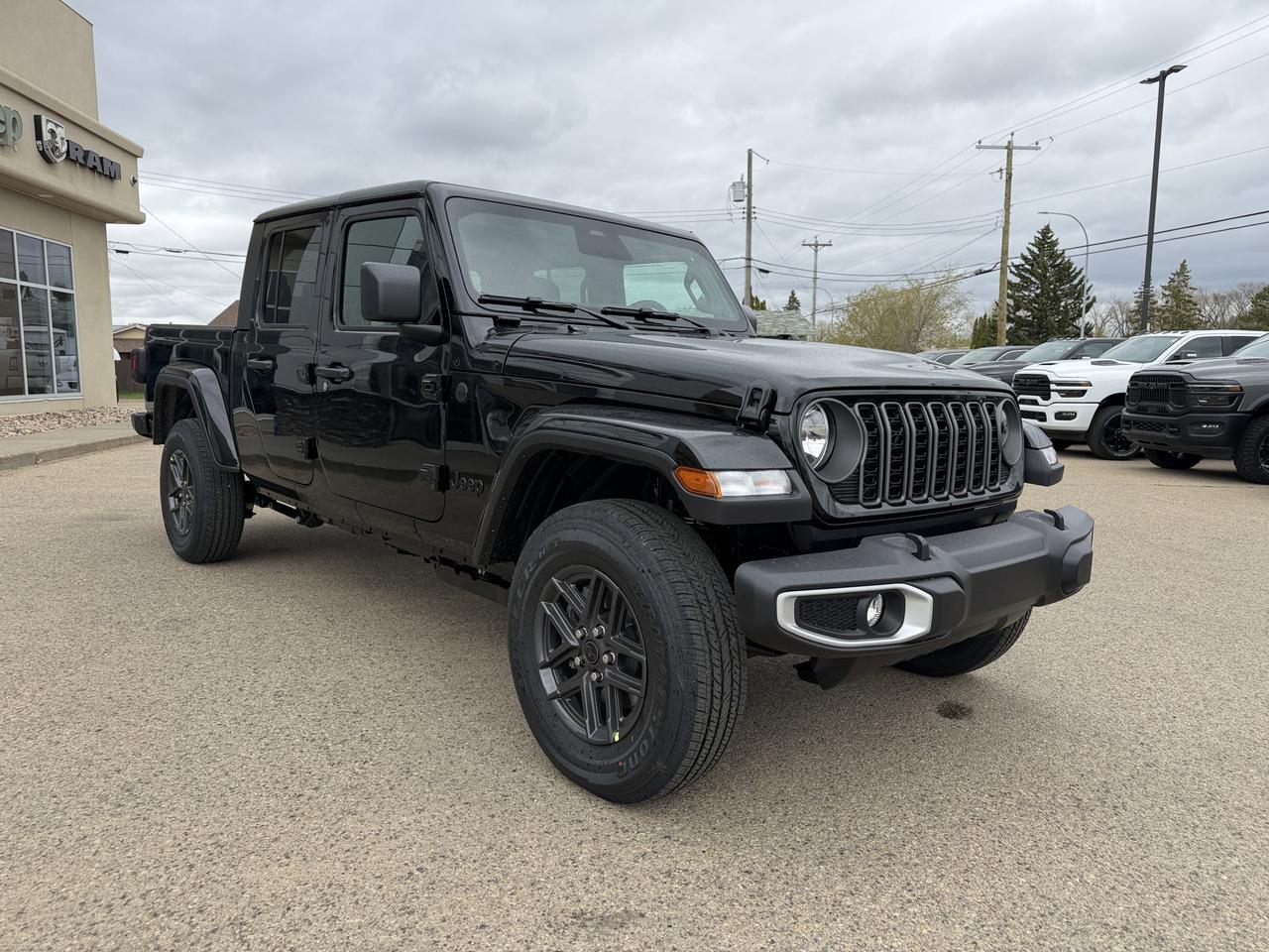 2026 Jeep Gladiator Sport S 4x4 | V6 | 3 Piece Freedom Hardtop | Rearview Camera | Towing Capability Redwater AB