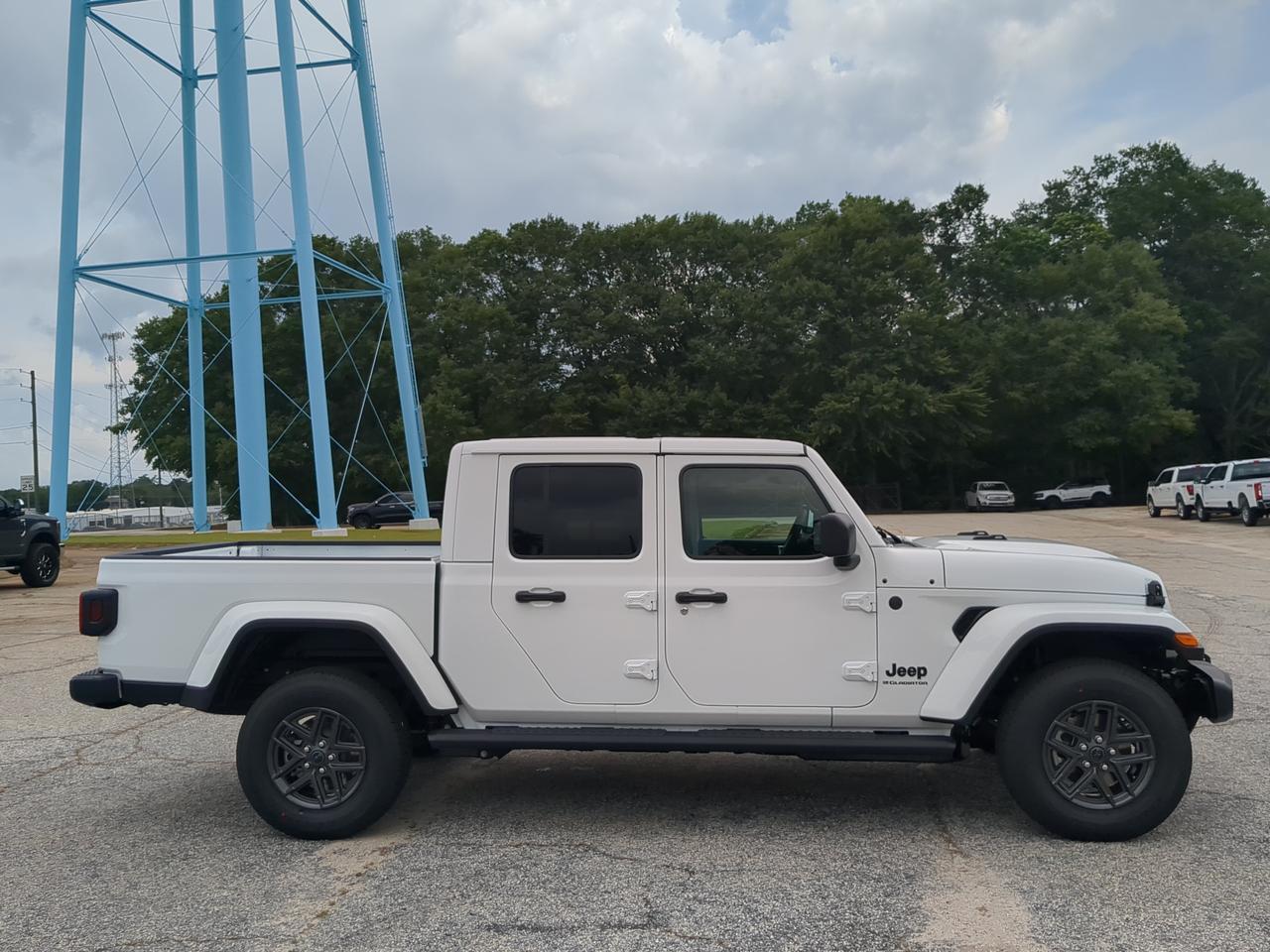 2026 Jeep Gladiator Sport S Appleton WI