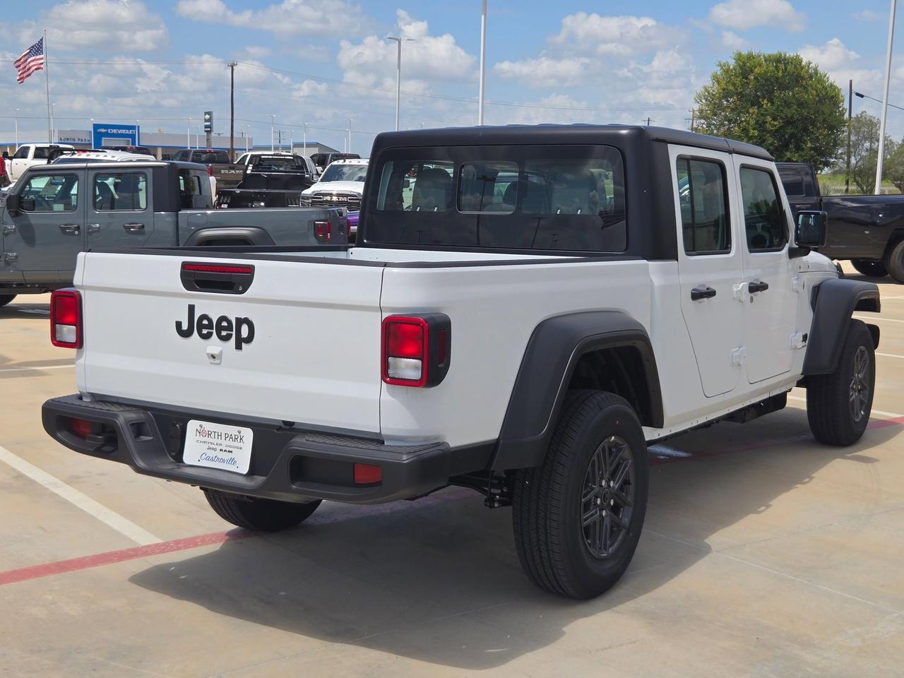 2026 Jeep Gladiator Sport