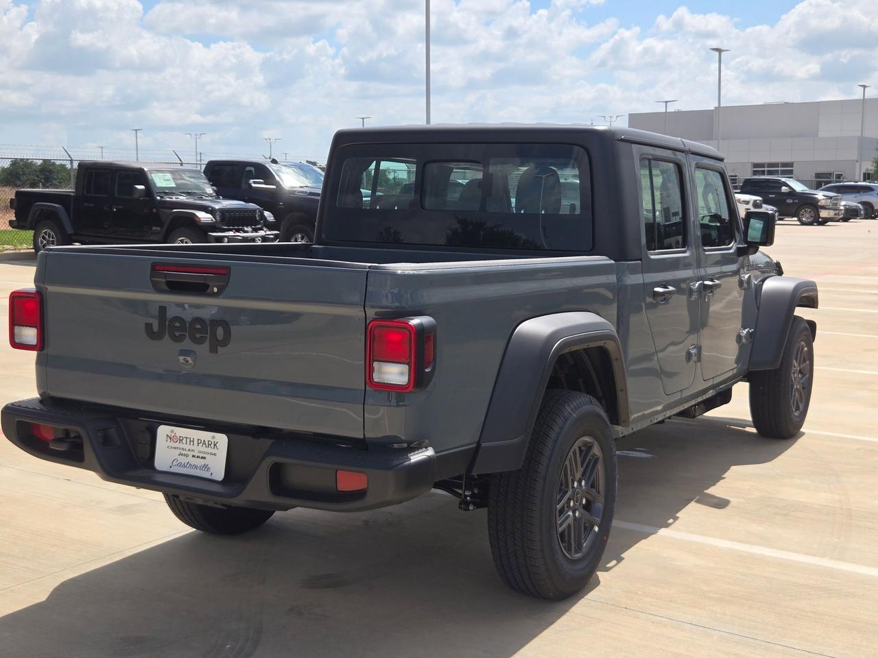 2026 Jeep Gladiator Sport