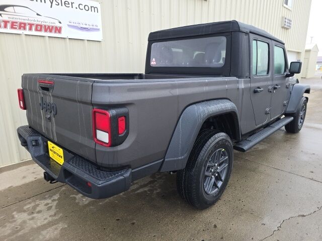 2026 Jeep Gladiator Sport Watertown SD