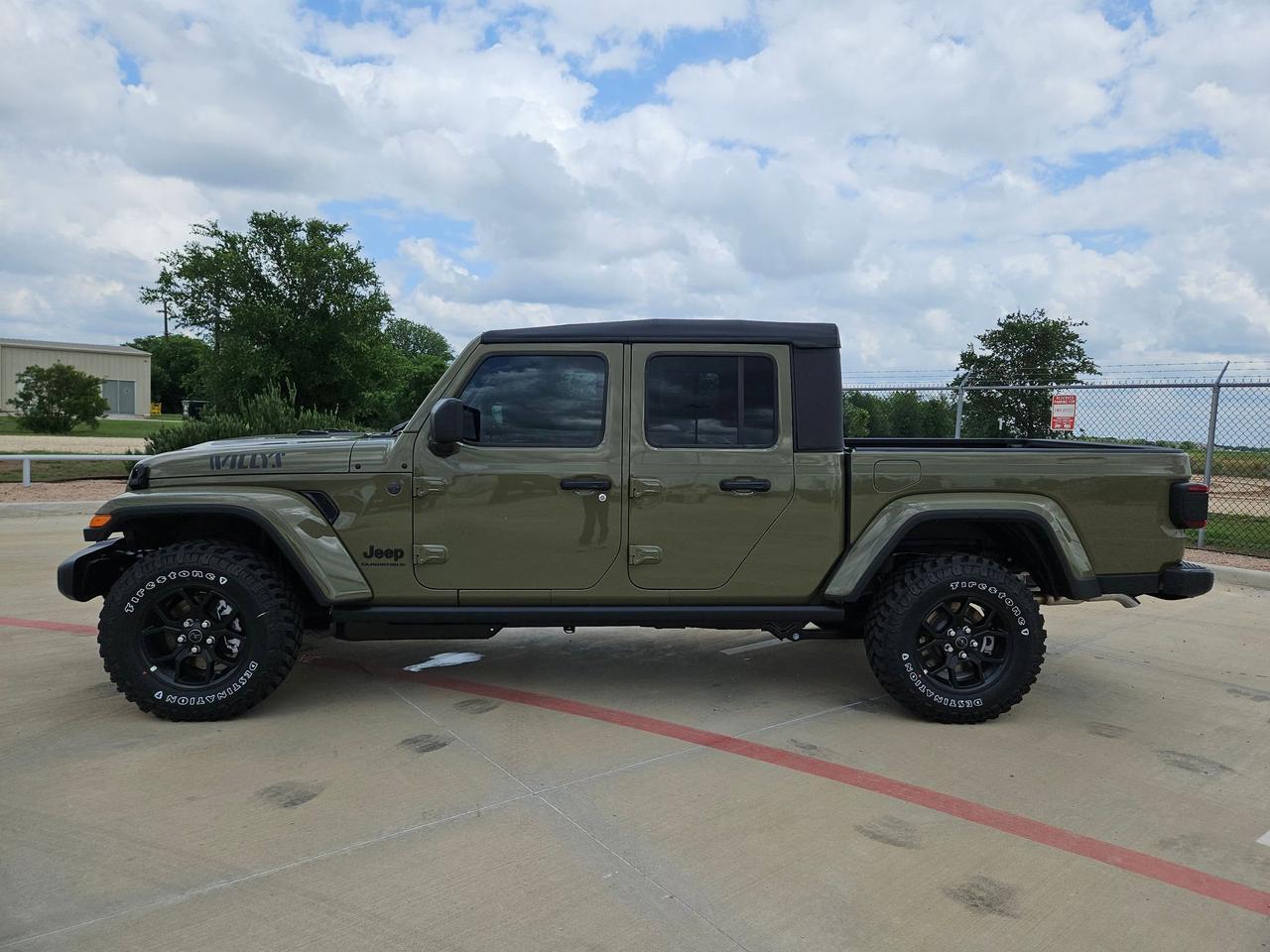 2026 Jeep Gladiator Willys Castroville TX
