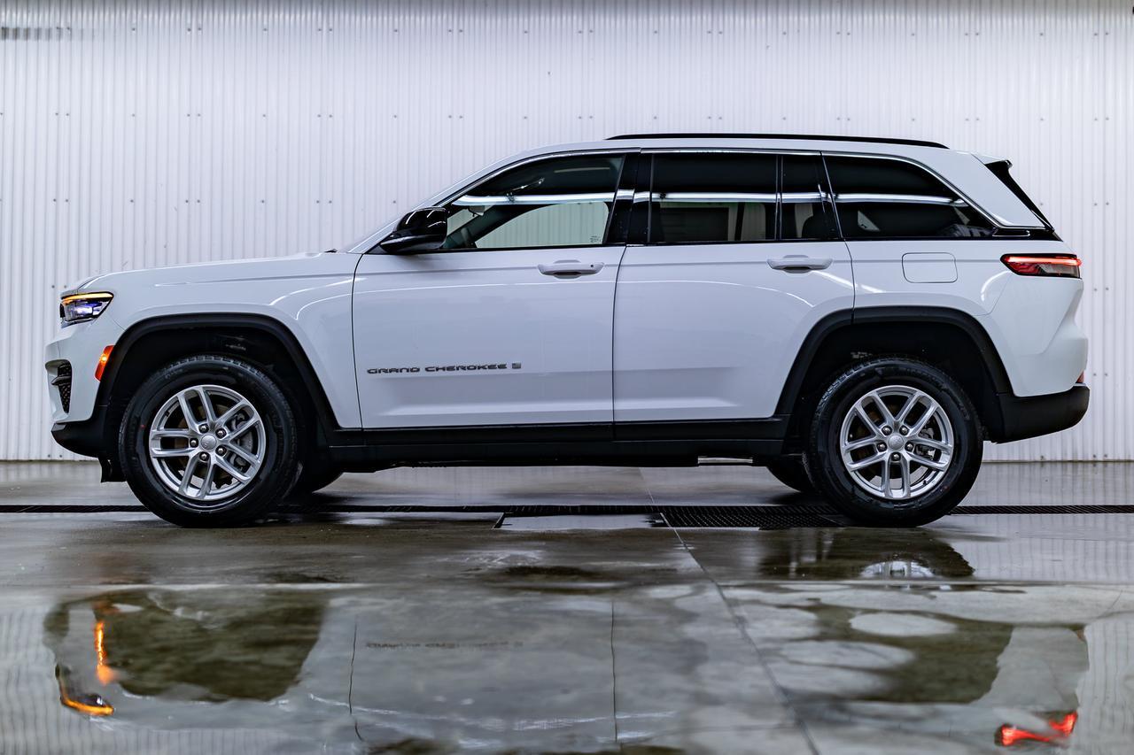 2026 Jeep Grand Cherokee 4x4 Laredo X Roof Bcam Pseat Red Deer AB