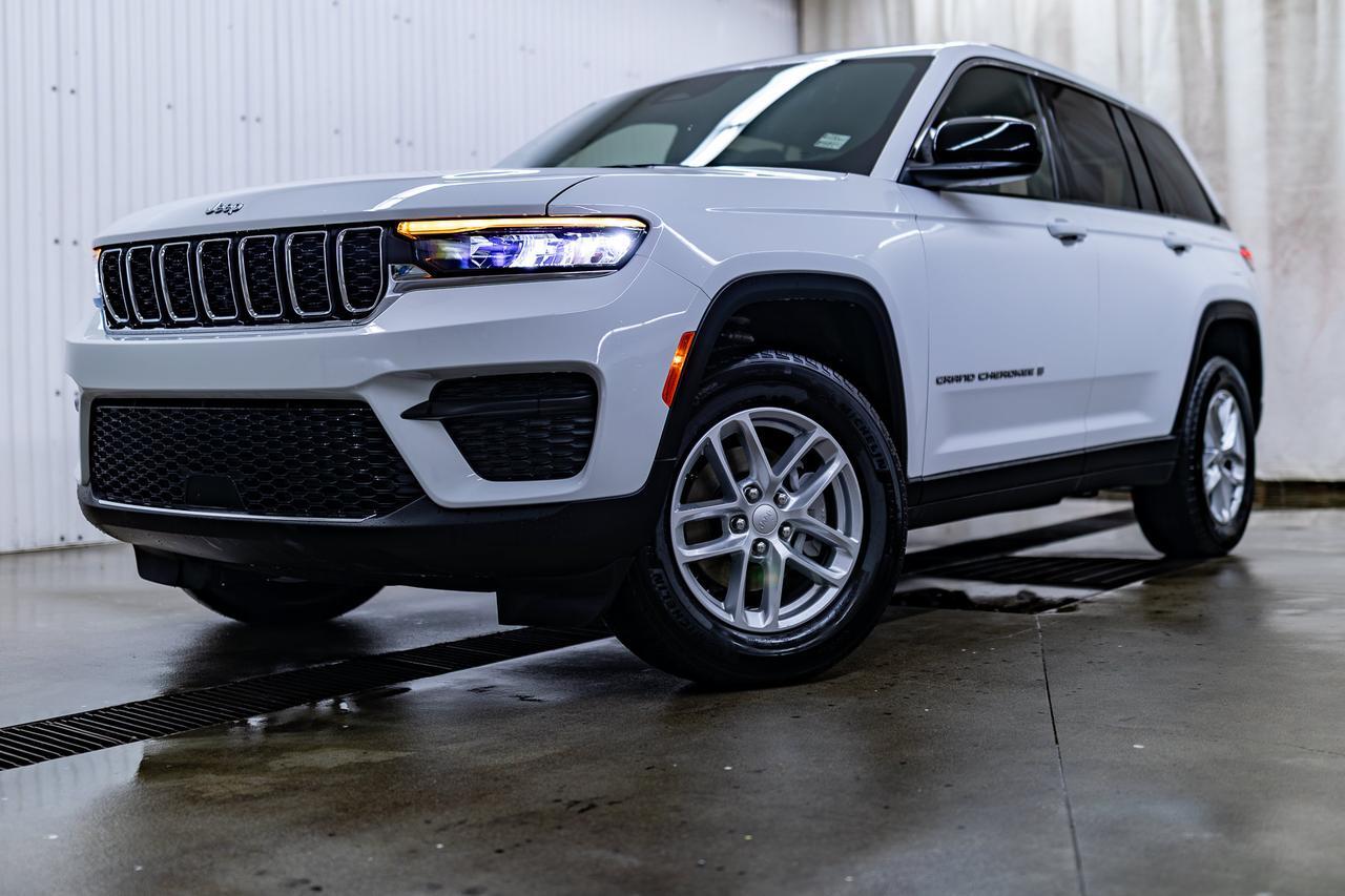 2026 Jeep Grand Cherokee 4x4 Laredo X Roof Bcam Pseat Red Deer AB