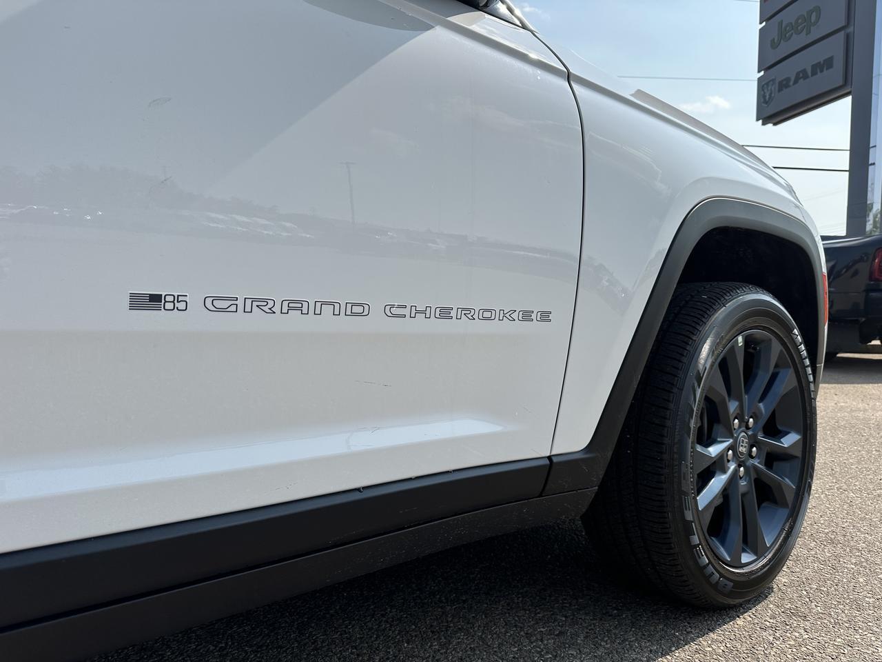 2026 Jeep Grand Cherokee 85th Anniversary| 4x4 | 2L Turbo Engine | 8-Speed Automatic | Dual-Pane Panoramic Sunroof Redwater AB
