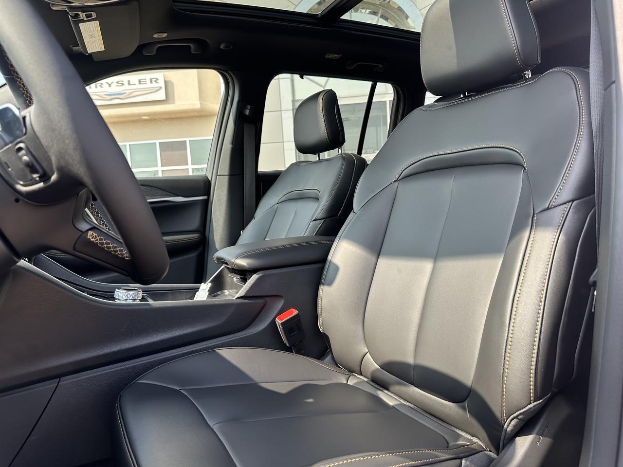2026 Jeep Grand Cherokee 85th Anniversary| 4x4 | 2L Turbo Engine | 8-Speed Automatic | Dual-Pane Panoramic Sunroof Redwater AB