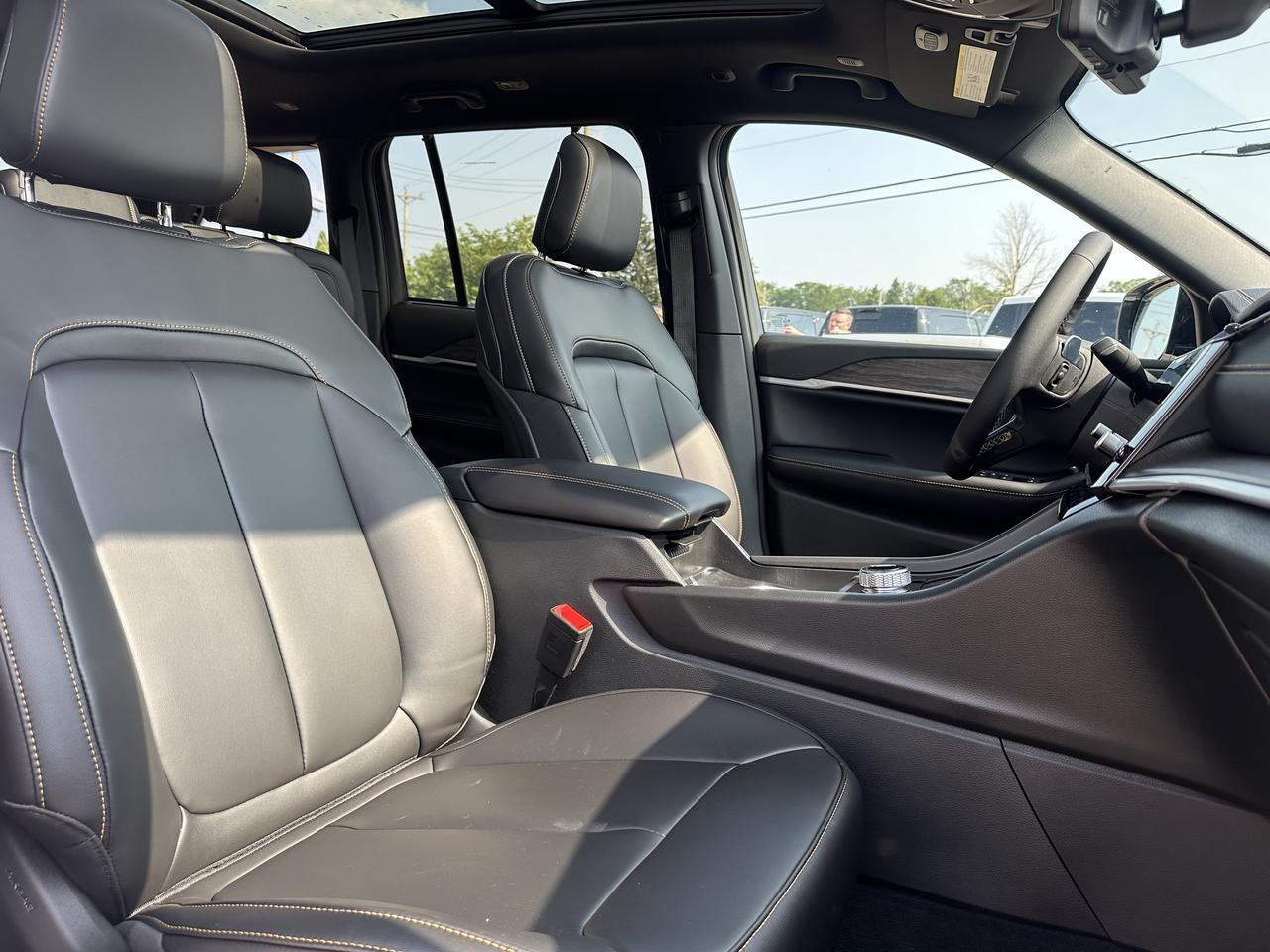 2026 Jeep Grand Cherokee 85th Anniversary| 4x4 | 2L Turbo Engine | 8-Speed Automatic | Dual-Pane Panoramic Sunroof Redwater AB