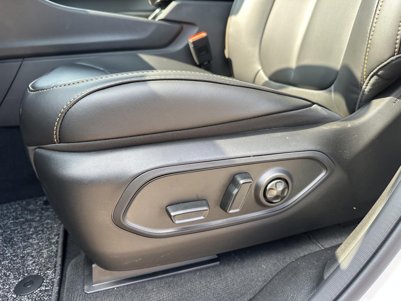 2026 Jeep Grand Cherokee 85th Anniversary| 4x4 | 2L Turbo Engine | 8-Speed Automatic | Dual-Pane Panoramic Sunroof Redwater AB