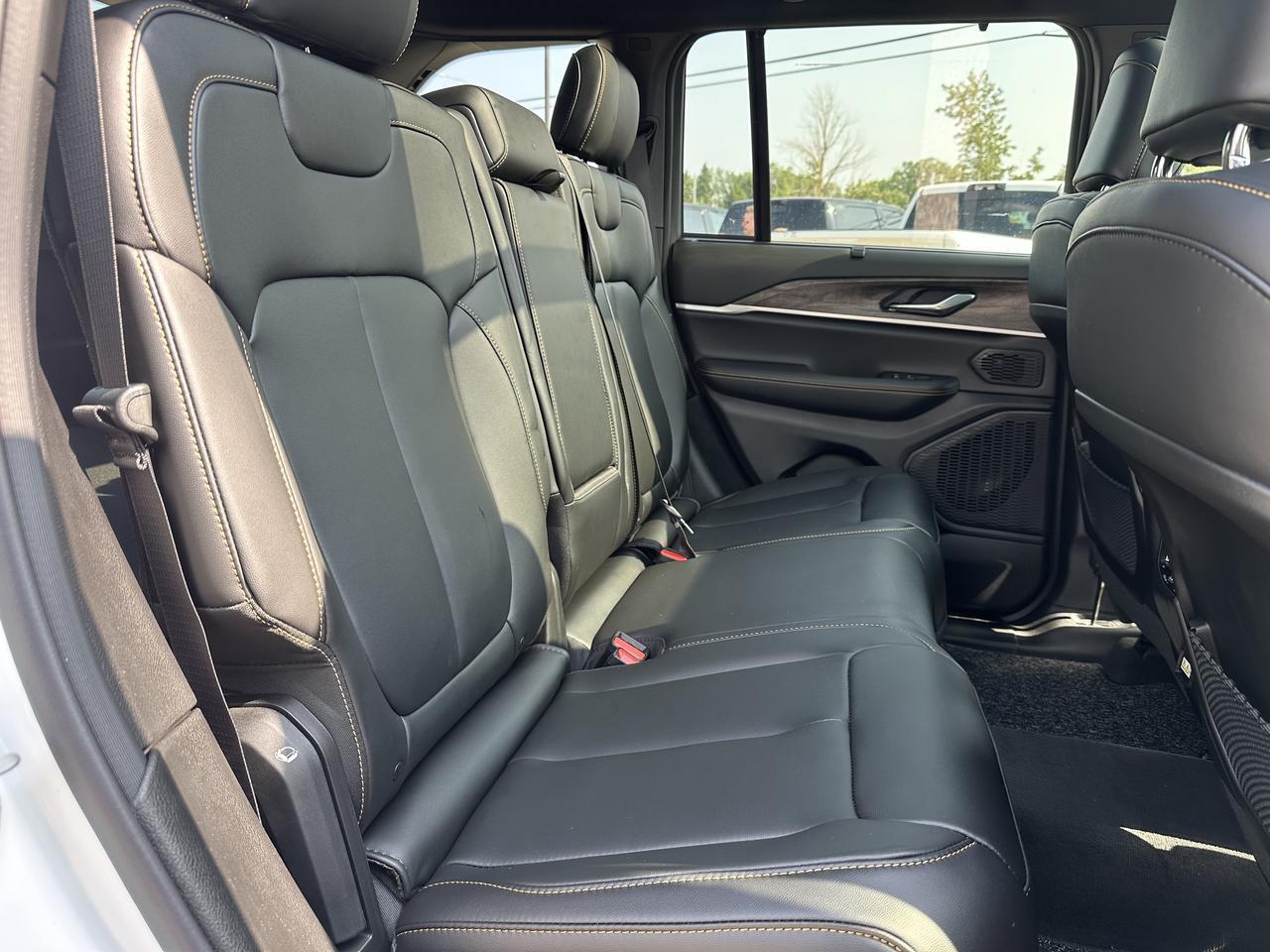 2026 Jeep Grand Cherokee 85th Anniversary| 4x4 | 2L Turbo Engine | 8-Speed Automatic | Dual-Pane Panoramic Sunroof Redwater AB
