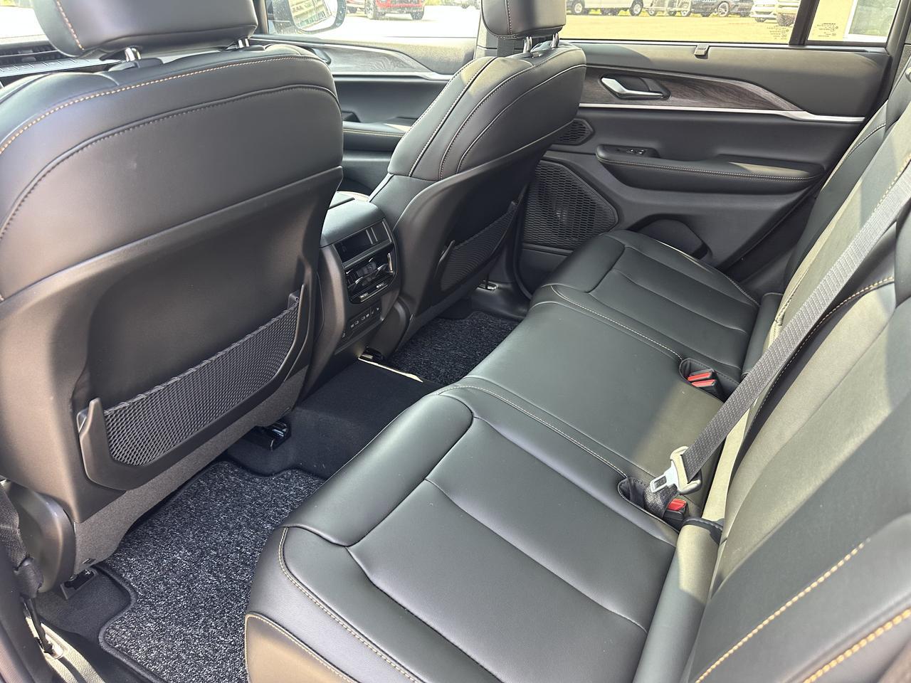 2026 Jeep Grand Cherokee 85th Anniversary| 4x4 | 2L Turbo Engine | 8-Speed Automatic | Dual-Pane Panoramic Sunroof Redwater AB
