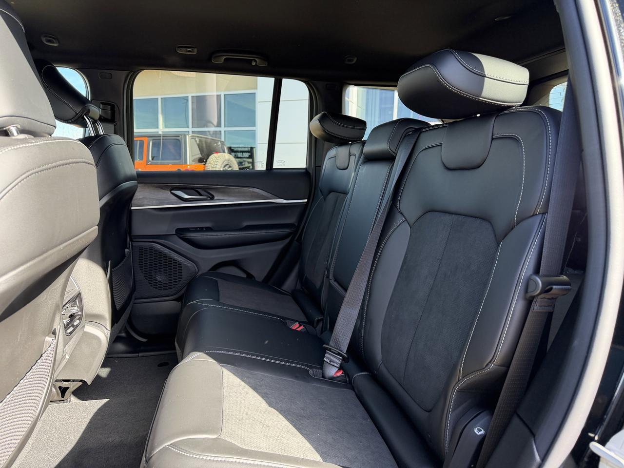 2026 Jeep Grand Cherokee Altitude 4WD | 2L Turbo | NAV | Heated Seats | ParkSense | 20IN Wheels Redwater AB