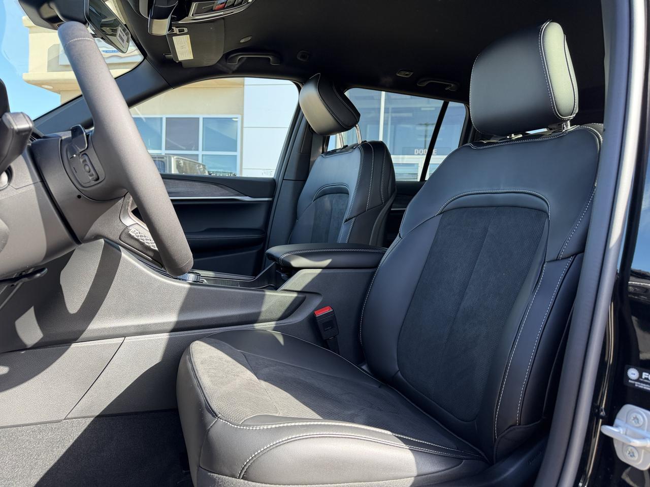 2026 Jeep Grand Cherokee Altitude 4WD | 2L Turbo | NAV | Heated Seats | ParkSense | 20IN Wheels Redwater AB