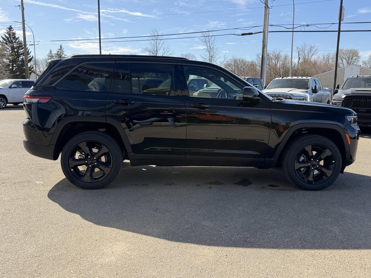 2026 Jeep Grand Cherokee Altitude 4WD | 2L Turbo | NAV | Heated Seats | ParkSense | 20IN Wheels Redwater AB