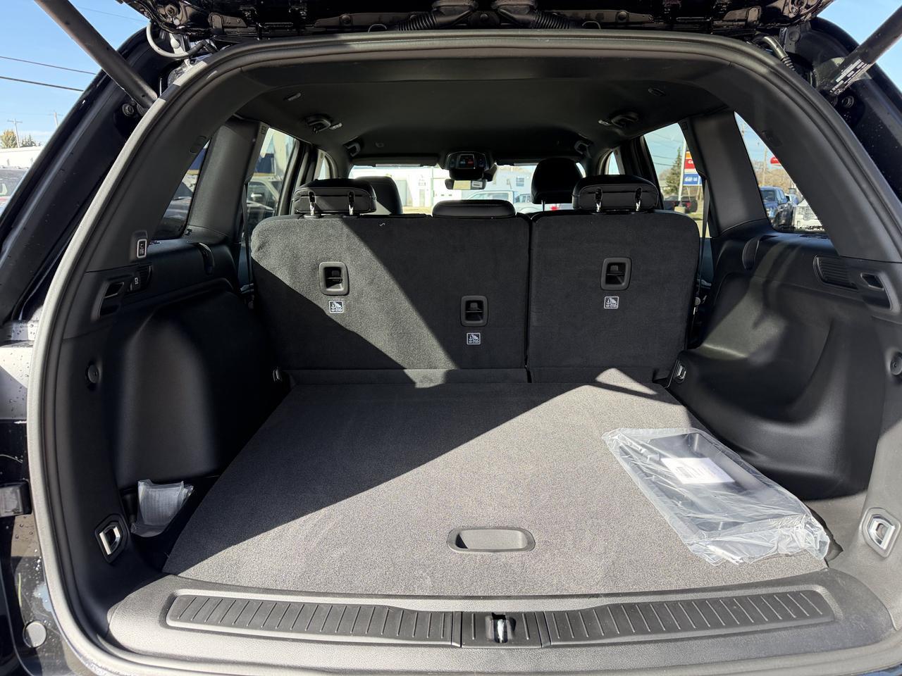 2026 Jeep Grand Cherokee Altitude 4WD | 2L Turbo | NAV | Heated Seats | ParkSense | 20IN Wheels Redwater AB