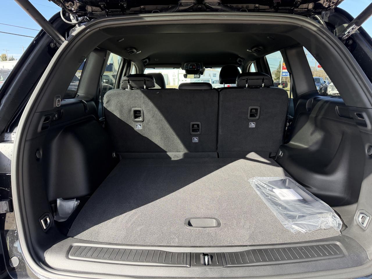 2026 Jeep Grand Cherokee Altitude 4WD | 2L Turbo | NAV | Heated Seats | ParkSense | 20IN Wheels Redwater AB