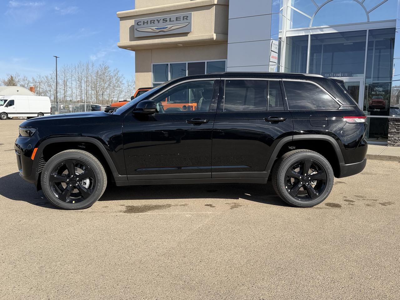 2026 Jeep Grand Cherokee Altitude 4WD | 2L Turbo | NAV | Heated Seats | ParkSense | 20IN Wheels Redwater AB