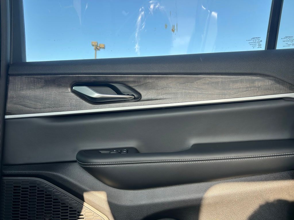 2026 Jeep Grand Cherokee L Altitude Crestwood KY