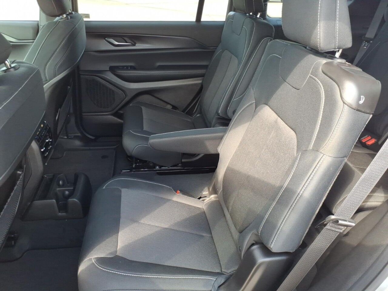2026 Jeep Grand Cherokee L Laredo Uvalde TX