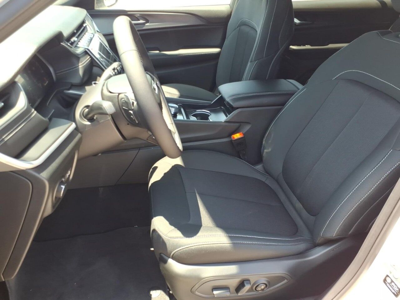 2026 Jeep Grand Cherokee L Laredo Uvalde TX