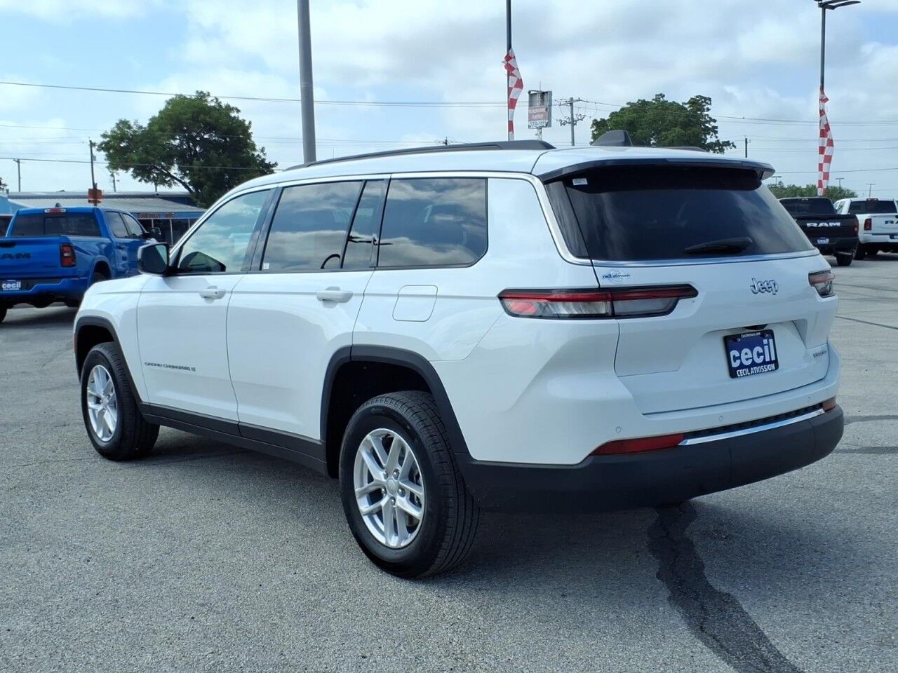 2026 Jeep Grand Cherokee L Laredo Uvalde TX