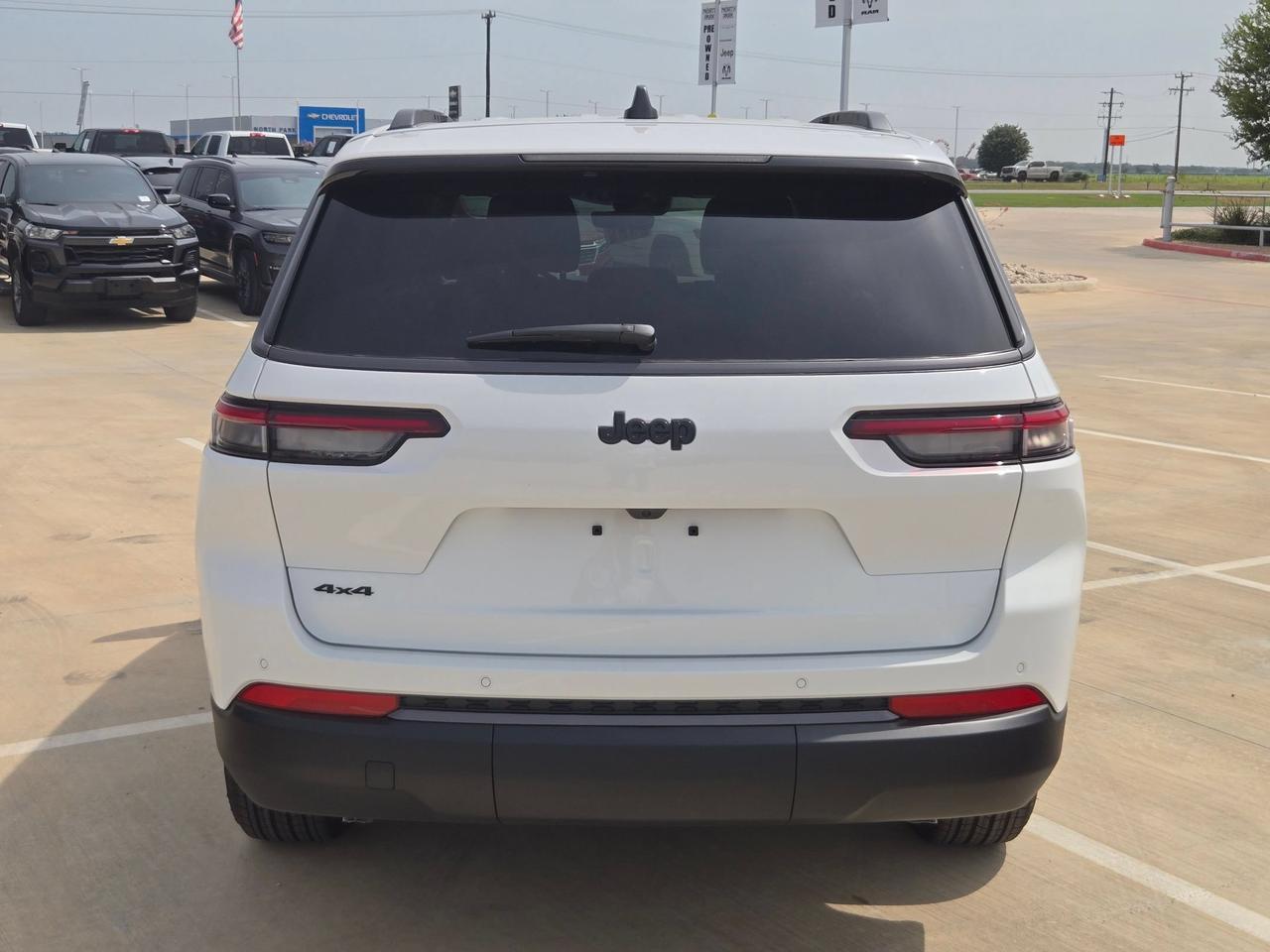 2026 Jeep Grand Cherokee L Laredo Altitude Castroville TX