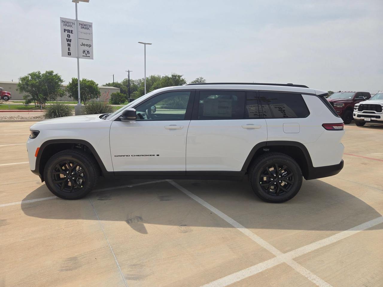 2026 Jeep Grand Cherokee L Laredo Altitude Castroville TX