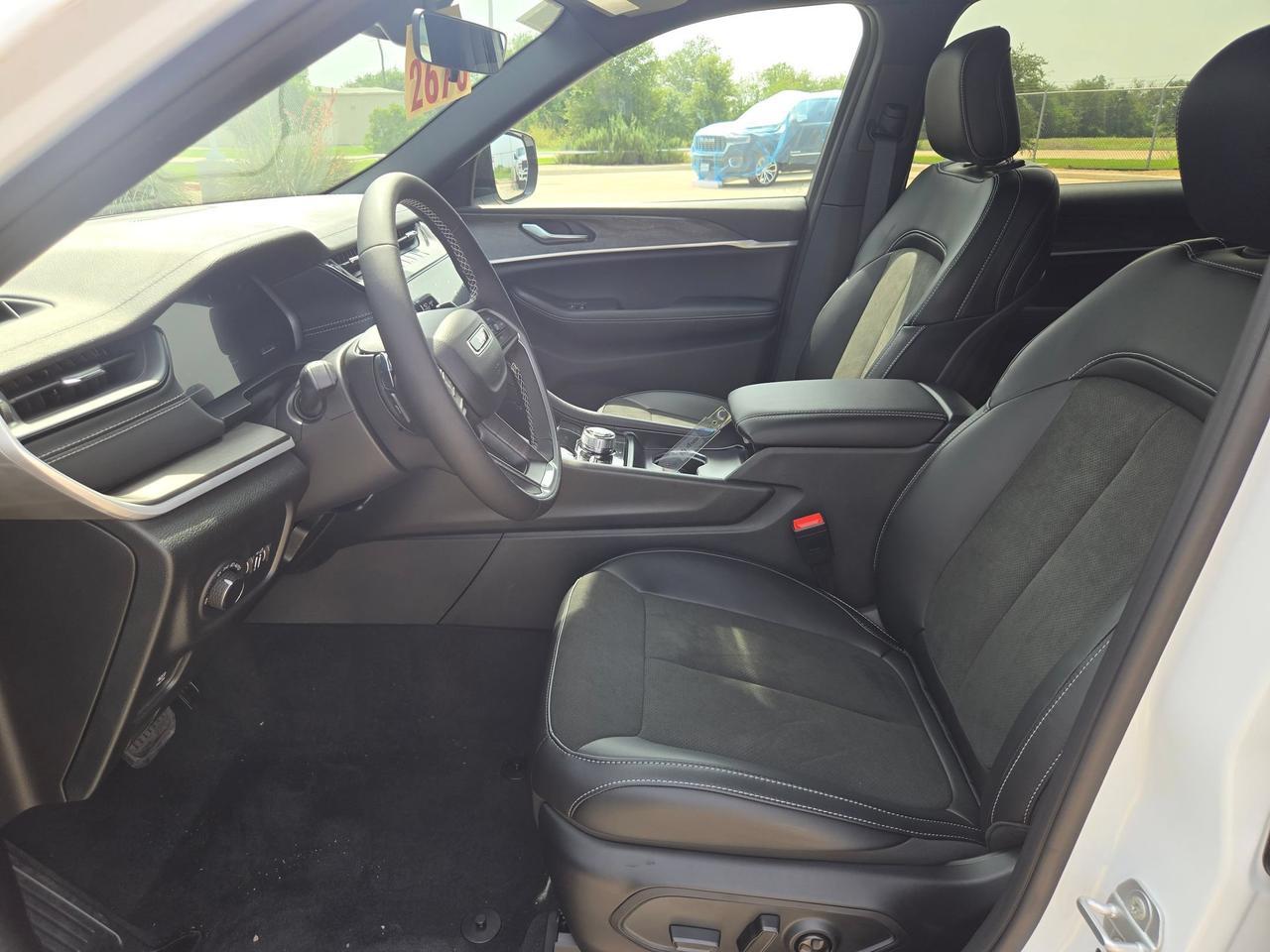 2026 Jeep Grand Cherokee L Laredo Altitude Castroville TX