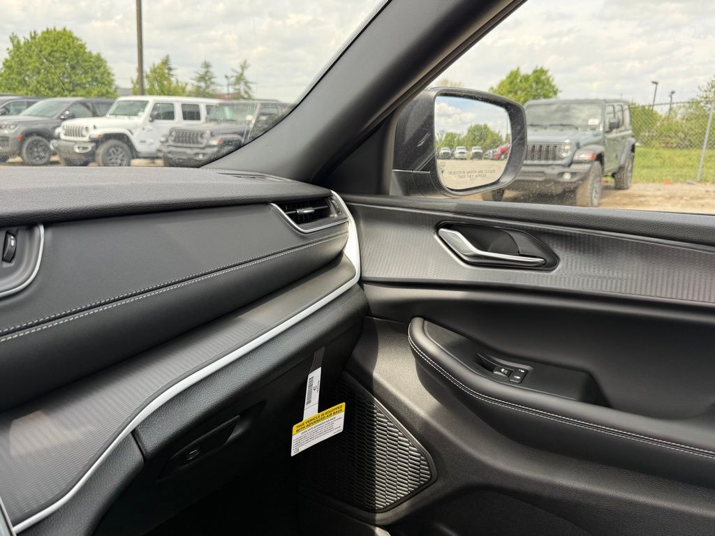 2026 Jeep Grand Cherokee L Laredo Crestwood KY