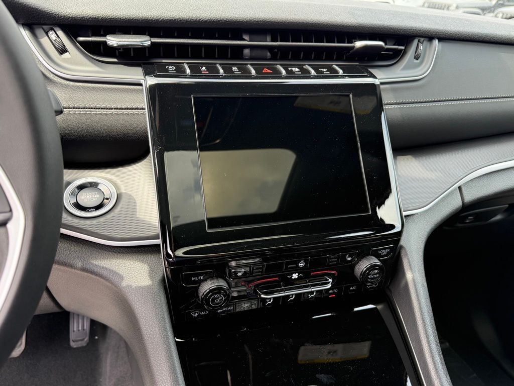 2026 Jeep Grand Cherokee L Laredo Crestwood KY