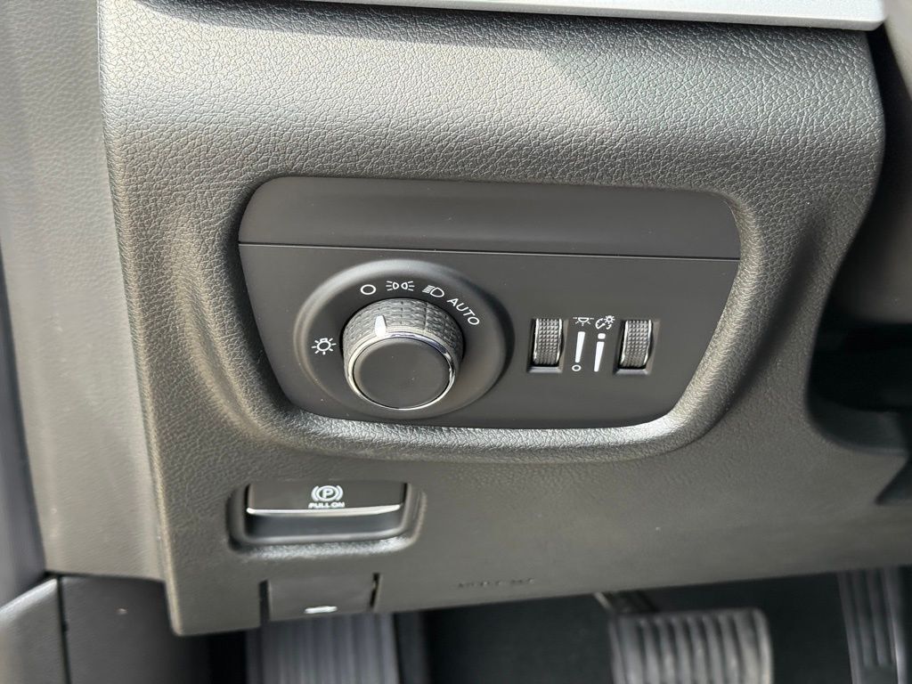 2026 Jeep Grand Cherokee L Laredo Crestwood KY