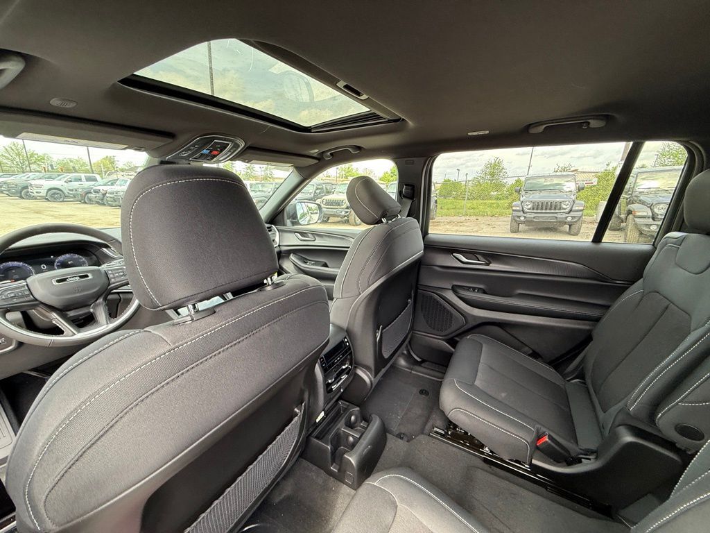 2026 Jeep Grand Cherokee L Laredo Crestwood KY