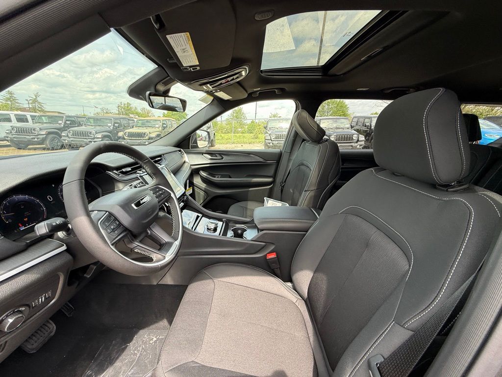 2026 Jeep Grand Cherokee L Laredo Crestwood KY