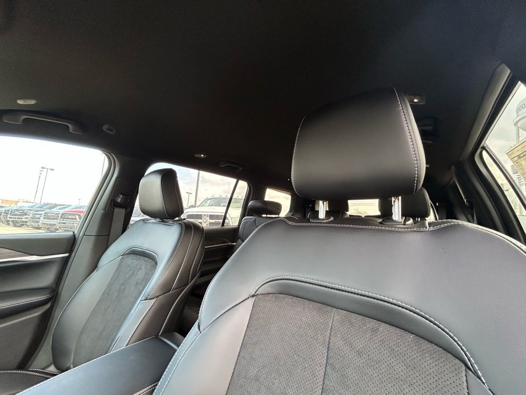 2026 Jeep Grand Cherokee L Laredo Crestwood KY