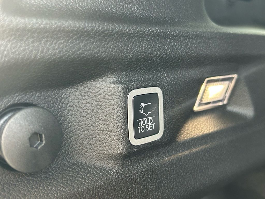 2026 Jeep Grand Cherokee L Laredo Crestwood KY