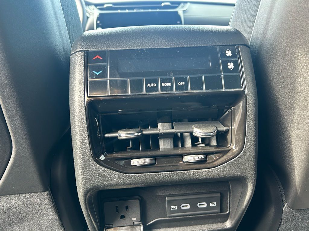 2026 Jeep Grand Cherokee L Laredo Crestwood KY