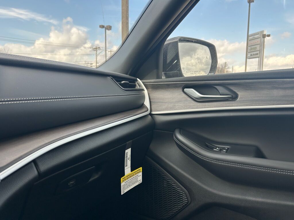 2026 Jeep Grand Cherokee L Laredo Crestwood KY