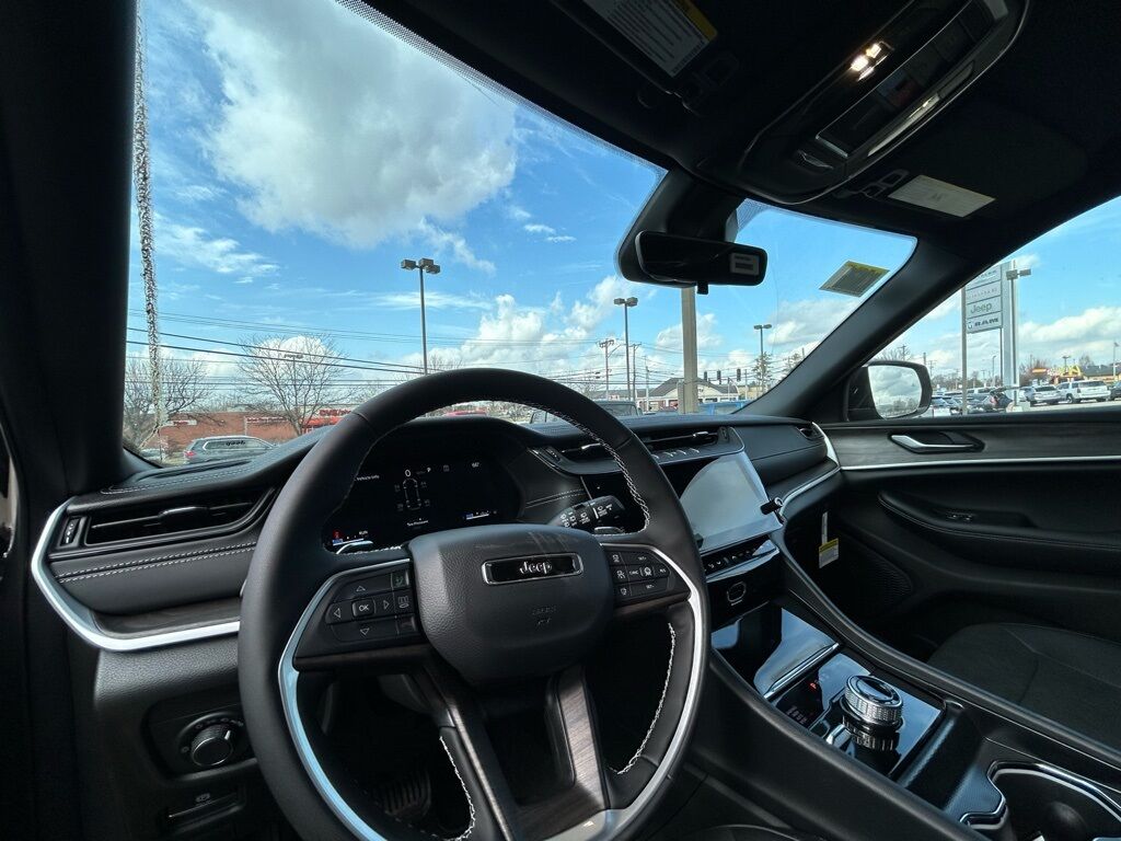 2026 Jeep Grand Cherokee L Laredo Crestwood KY